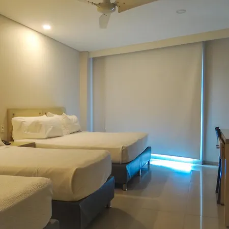 Hotel Summer Frente Al Mar 3*