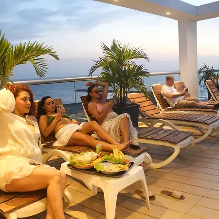 Summer Frente Al Mar Hotel 3*